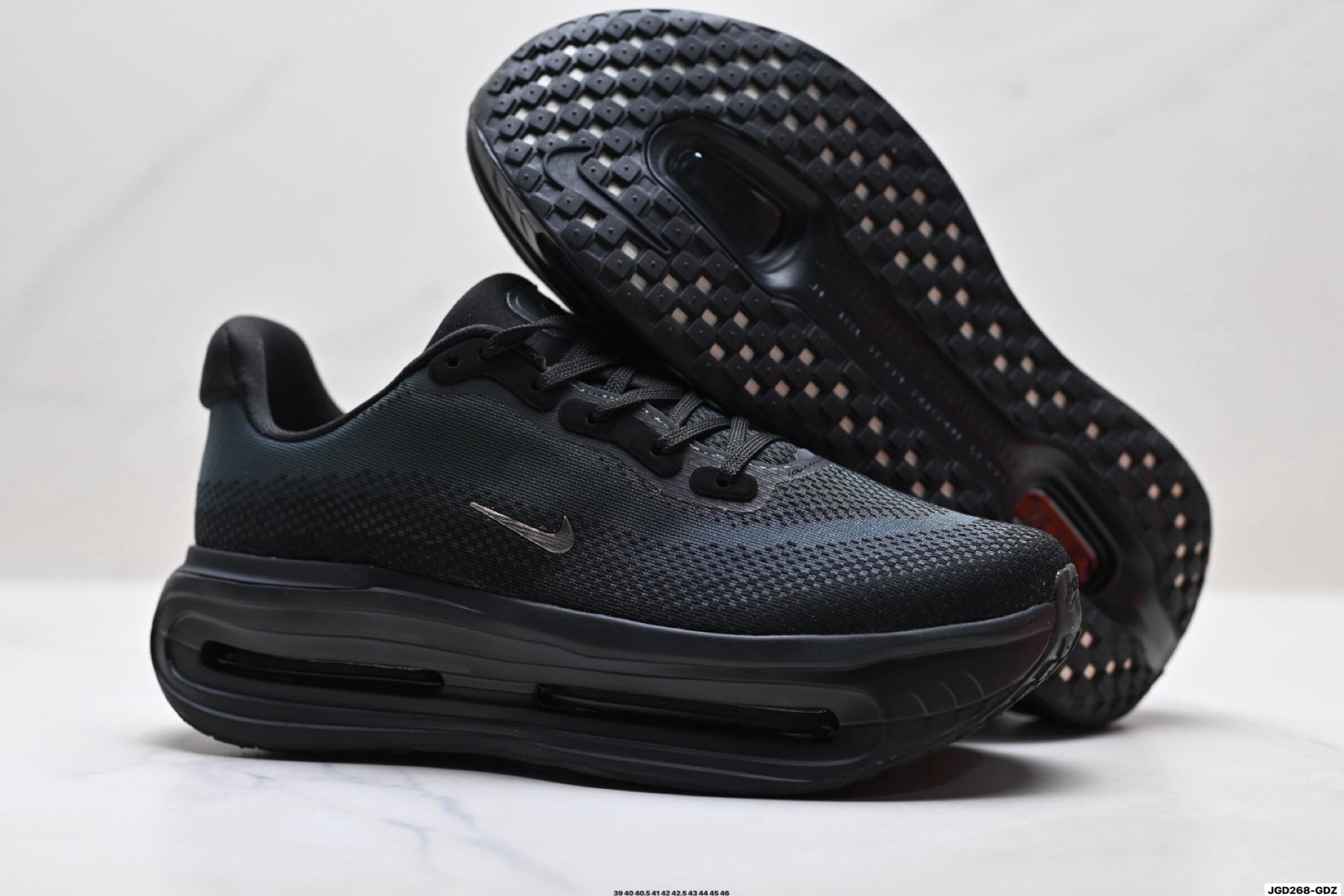 Nike Vomero Premium Low-Top Running Shoe IQ7314-200