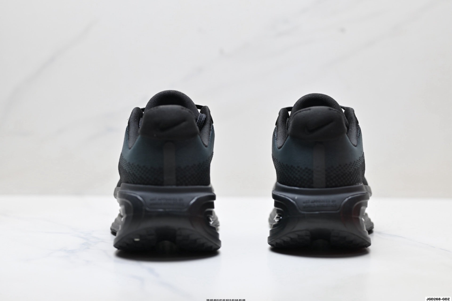 Nike Vomero Premium Low-Top Running Shoe IQ7314-200
