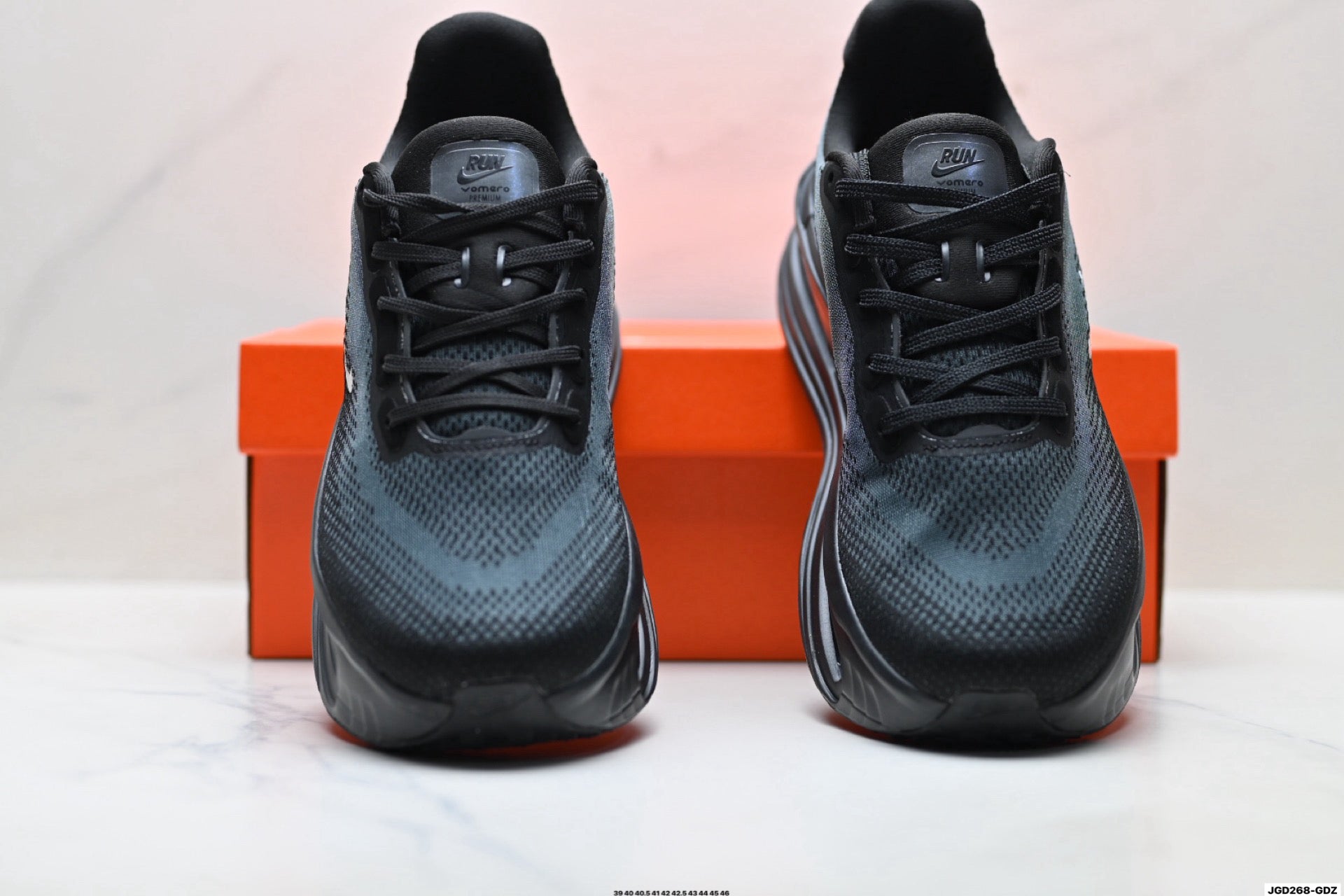 Nike Vomero Premium Low-Top Running Shoe IQ7314-200