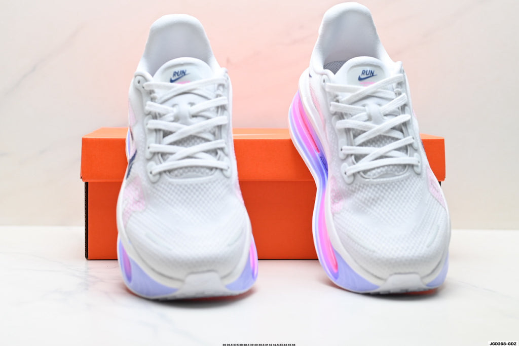 Nike Vomero Premium Low-Top Running Shoe HM5973-400