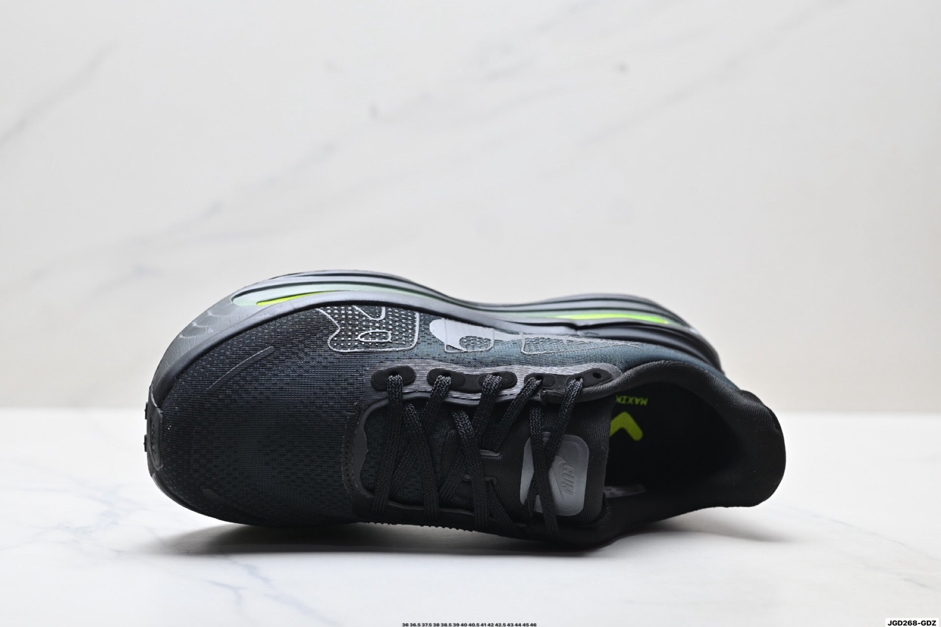 Nike Vomero Premium Low-Top Running Shoe HQ2050-001