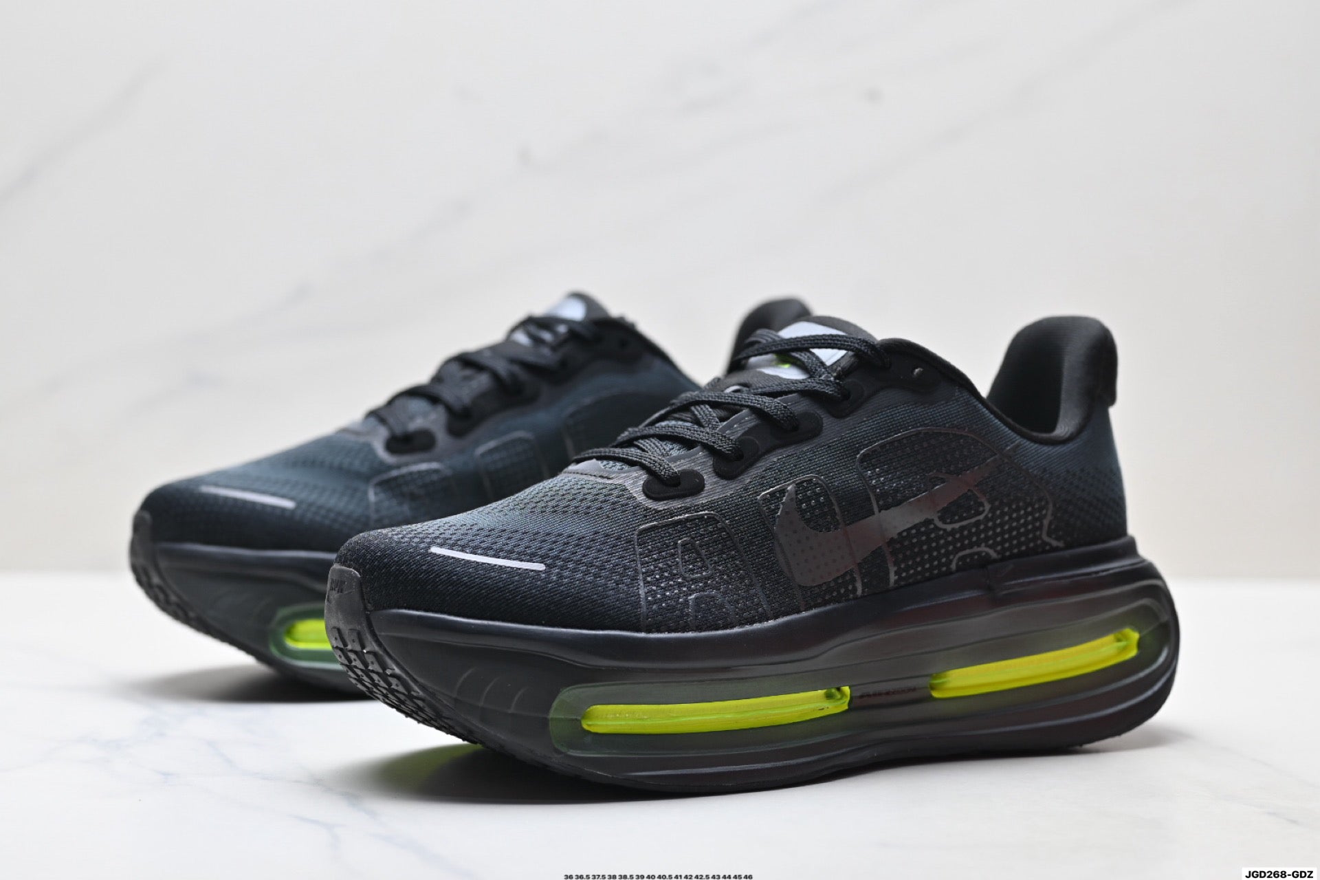 Nike Vomero Premium Low-Top Running Shoe HQ2050-001