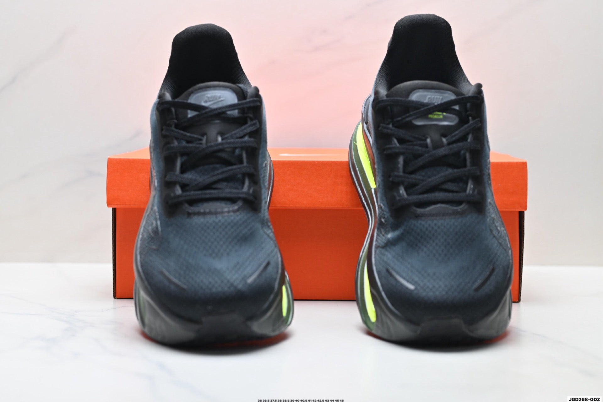 Nike Vomero Premium Low-Top Running Shoe HQ2050-001