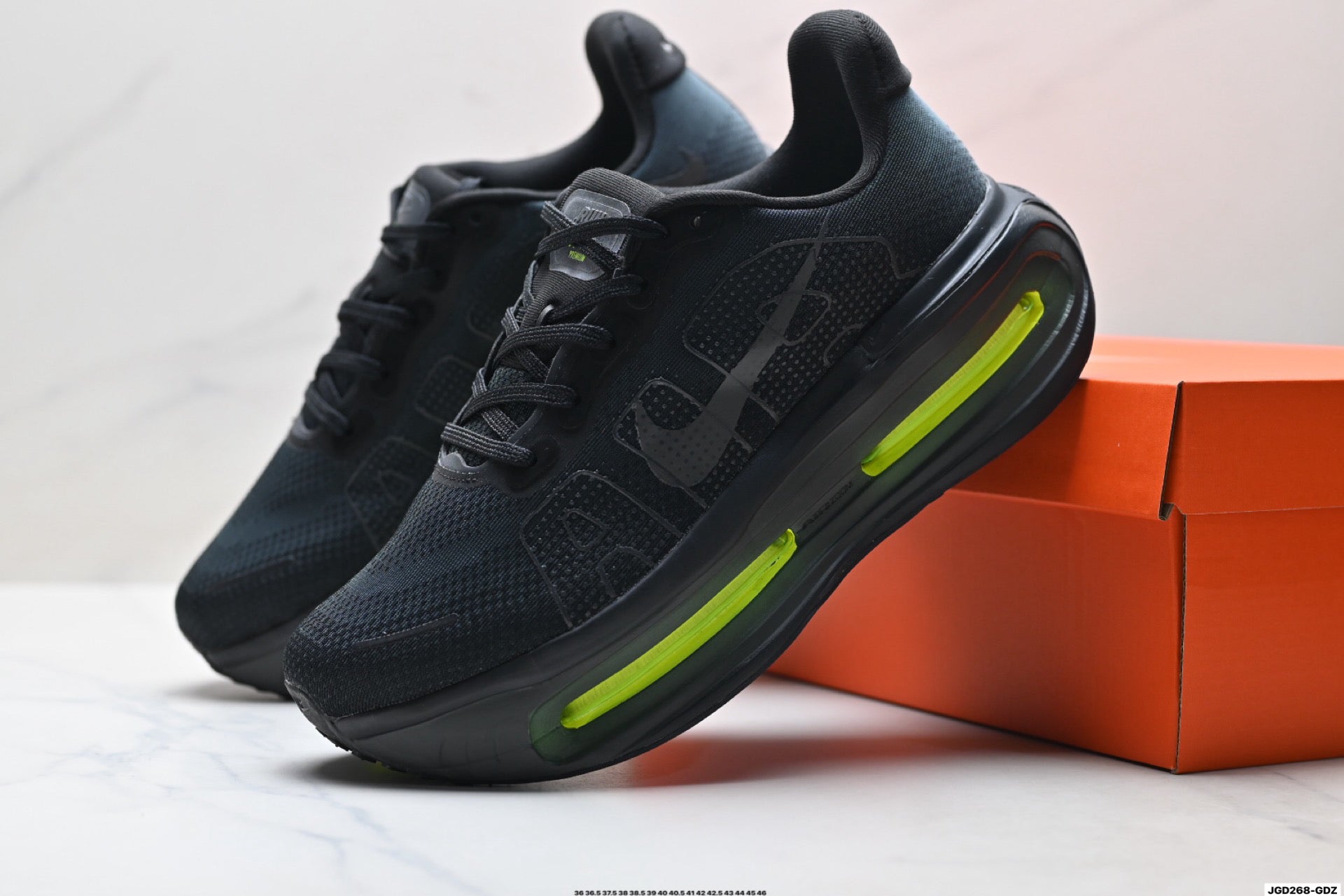 Nike Vomero Premium Low-Top Running Shoe HQ2050-001