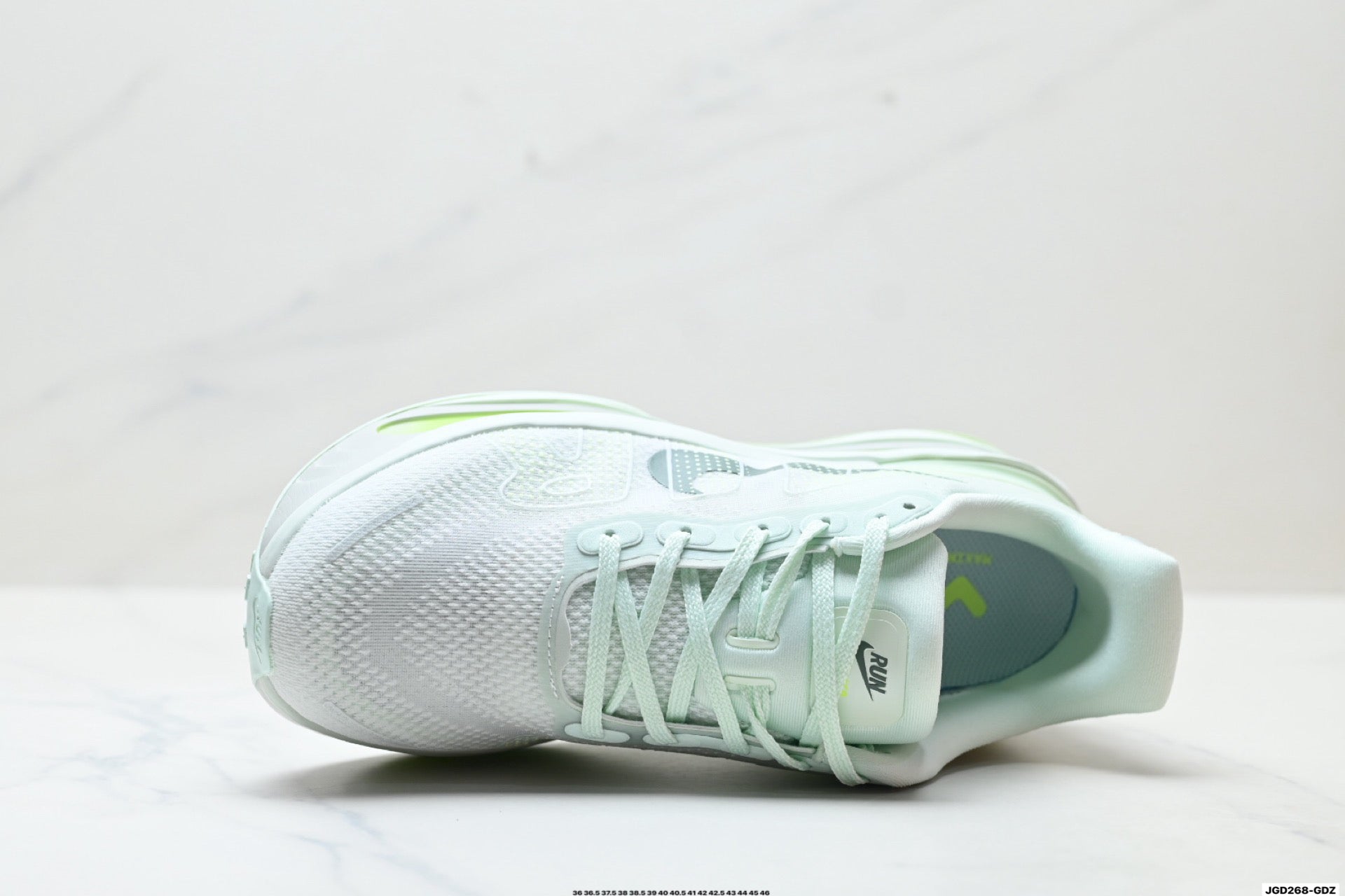 Nike Vomero Premium Low-Top Running Shoe HQ2050-300