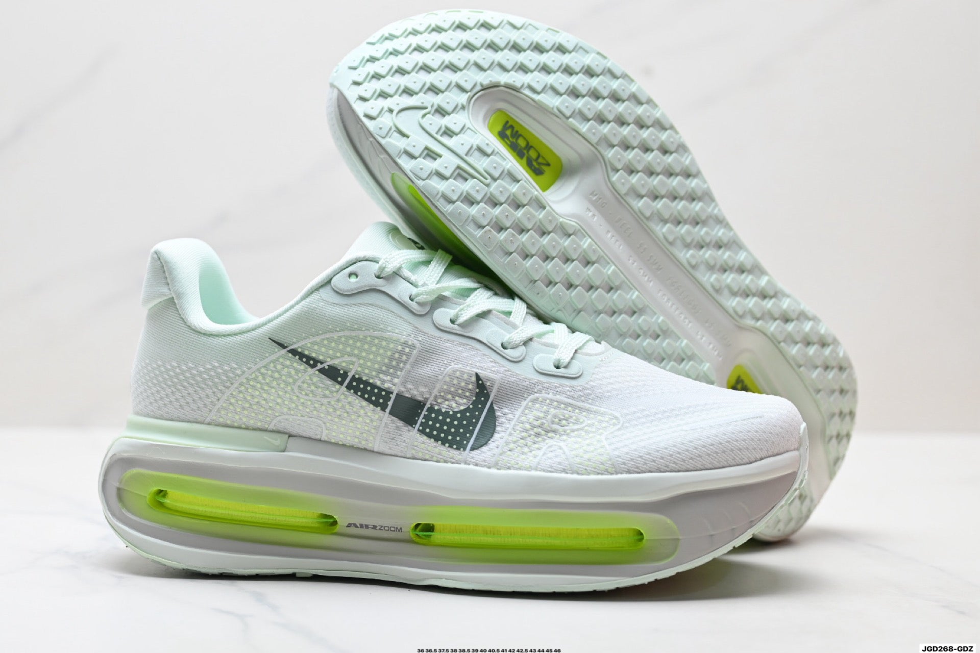Nike Vomero Premium Low-Top Running Shoe HQ2050-300