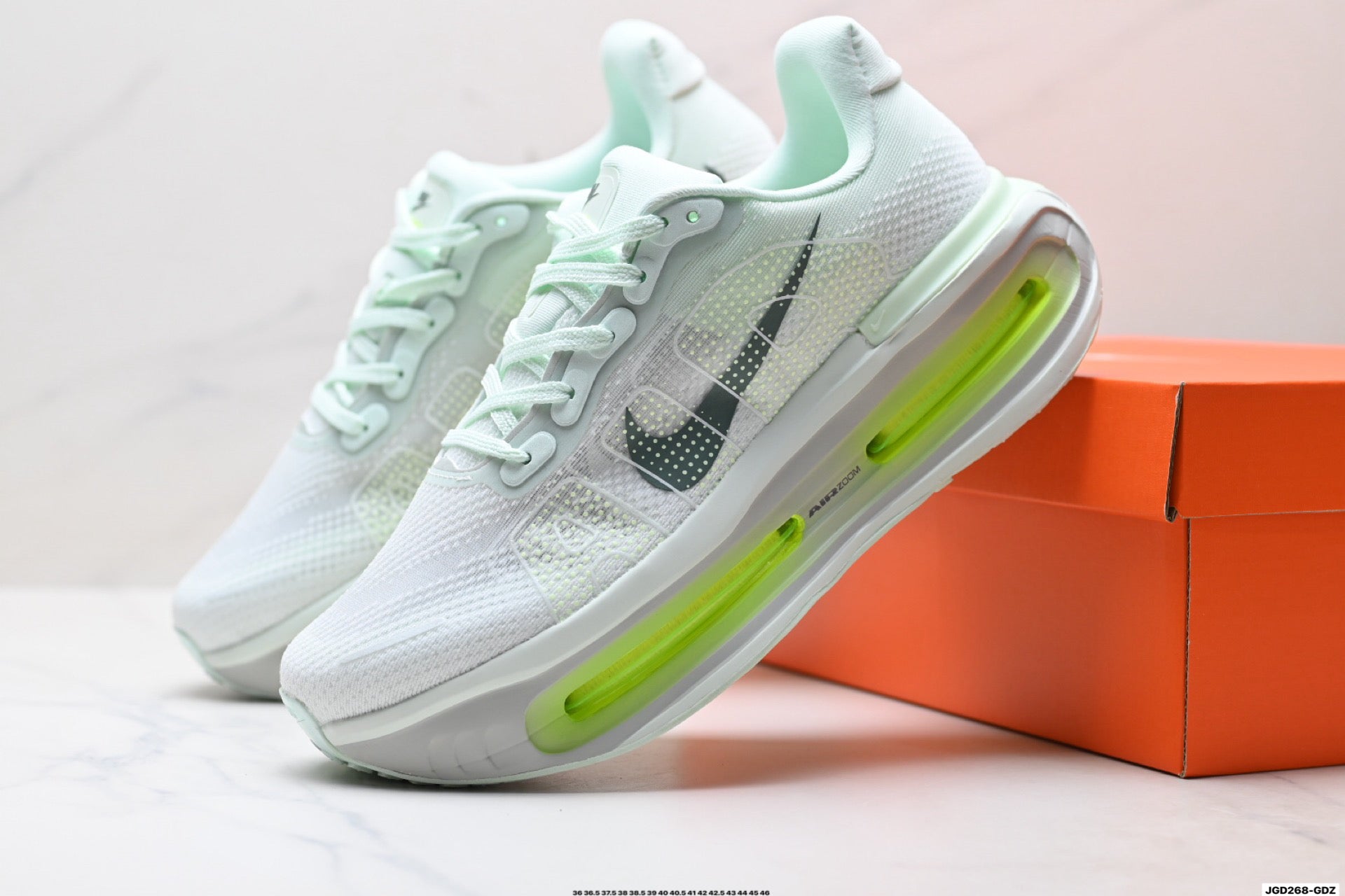 Nike Vomero Premium Low-Top Running Shoe HQ2050-300