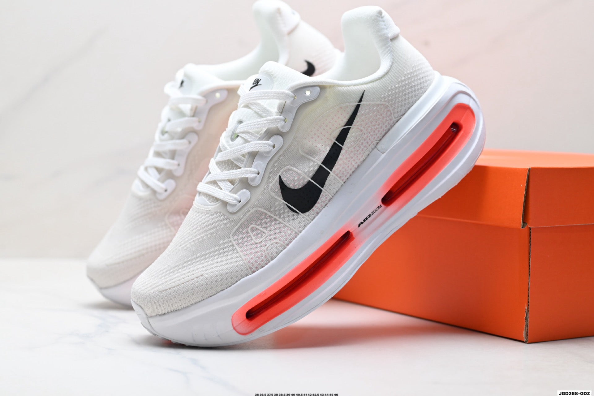 Nike Vomero Premium Low-Top Running Shoe HQ2050-103
