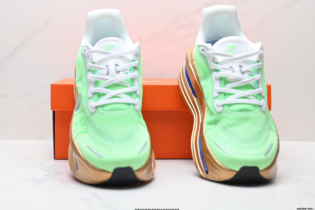 Nike Vomero Premium Low-Top Running Shoe