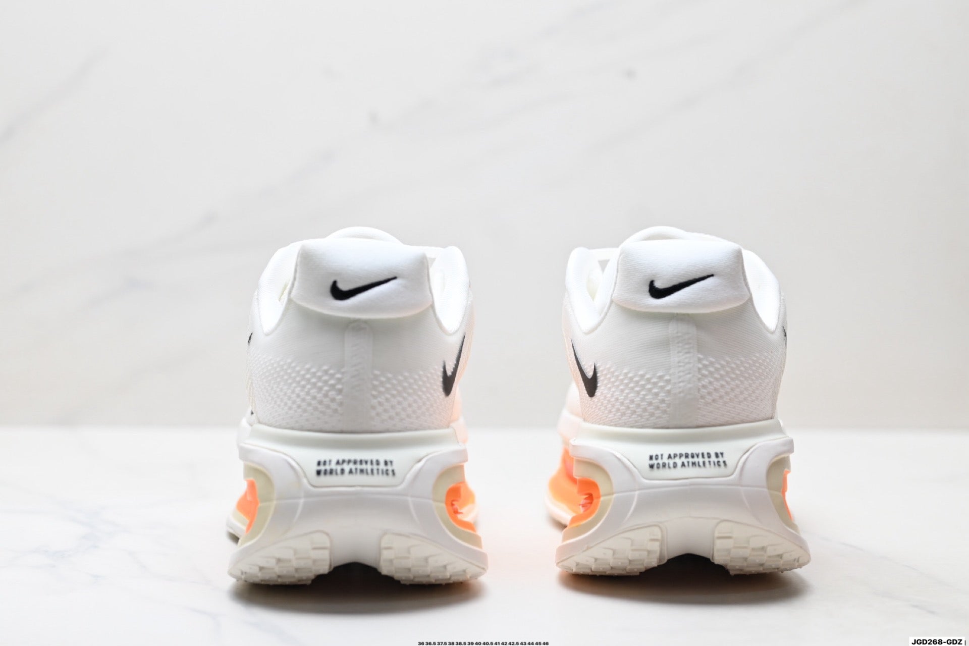 Nike Vomero Premium Low-Top Running Shoe IQ4035-100