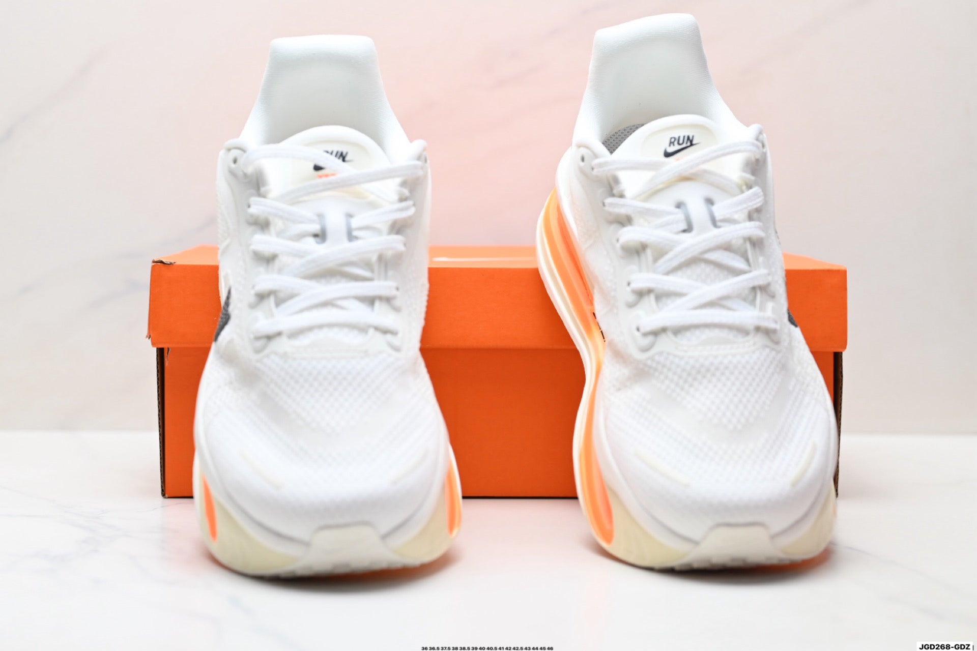 Nike Vomero Premium Low-Top Running Shoe IQ4035-100