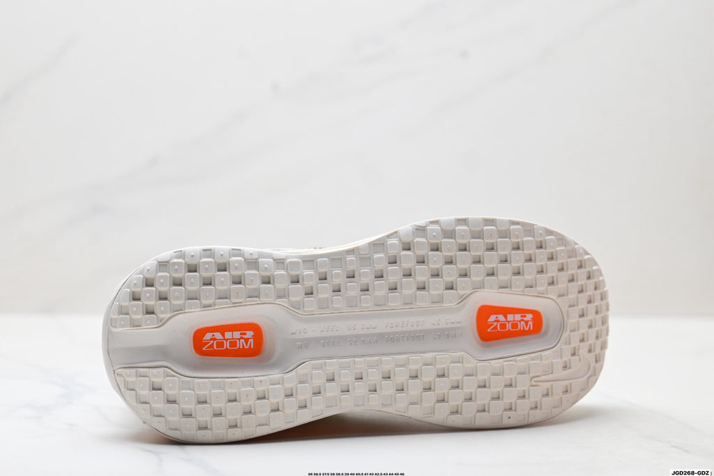 Nike Vomero Premium Low-Top Running Shoe IQ4035-100