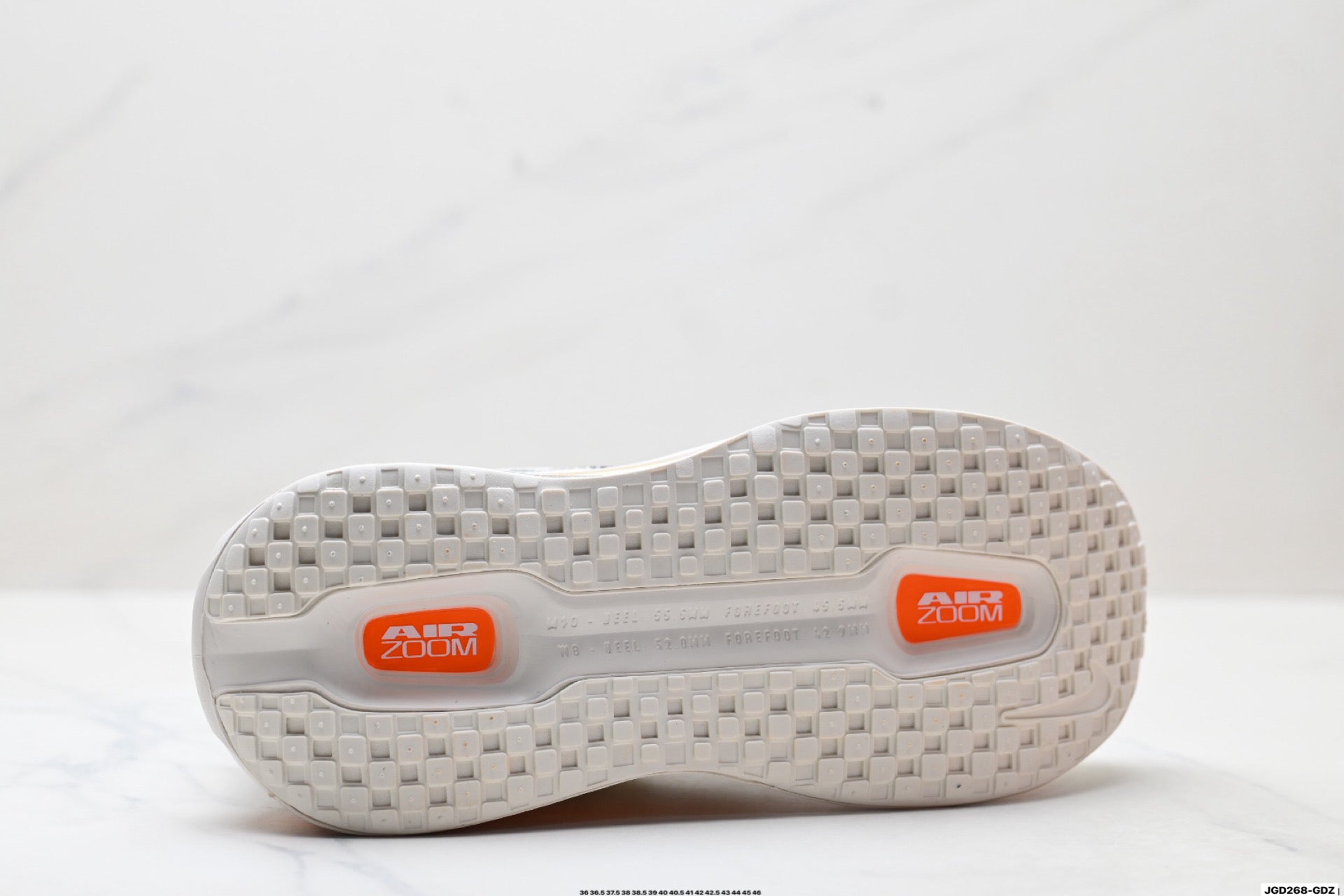 Nike Vomero Premium Low-Top Running Shoe IQ4035-100