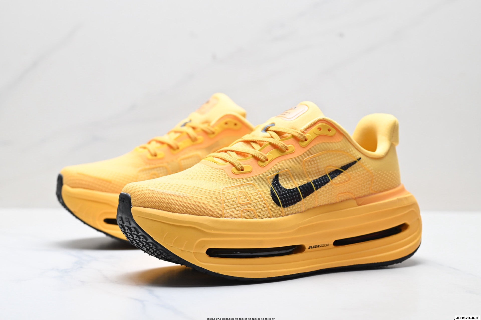 Nike Vomero Premium Low-Top Running Shoe