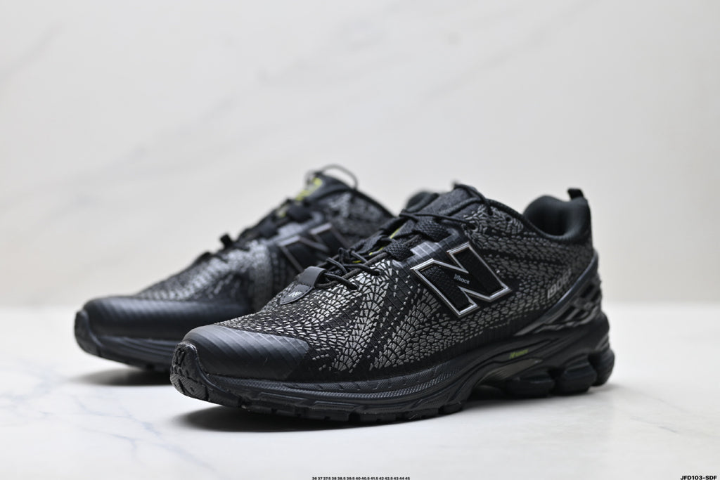 New Balance M1906 — Archive Retro Dad Sneaker U19068PN