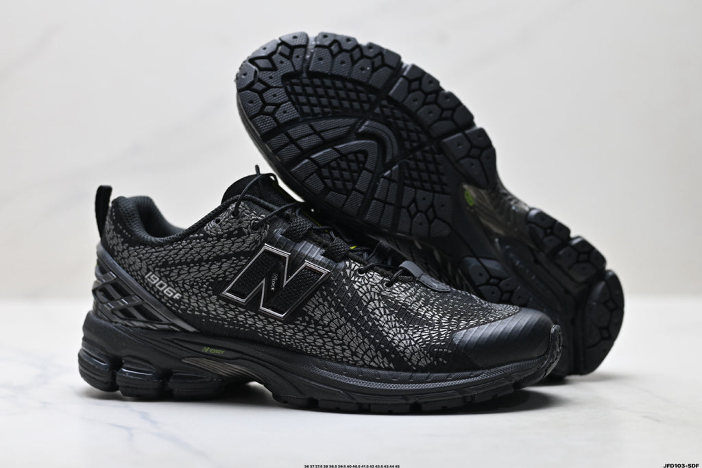 New Balance M1906 — Archive Retro Dad Sneaker U19068PN