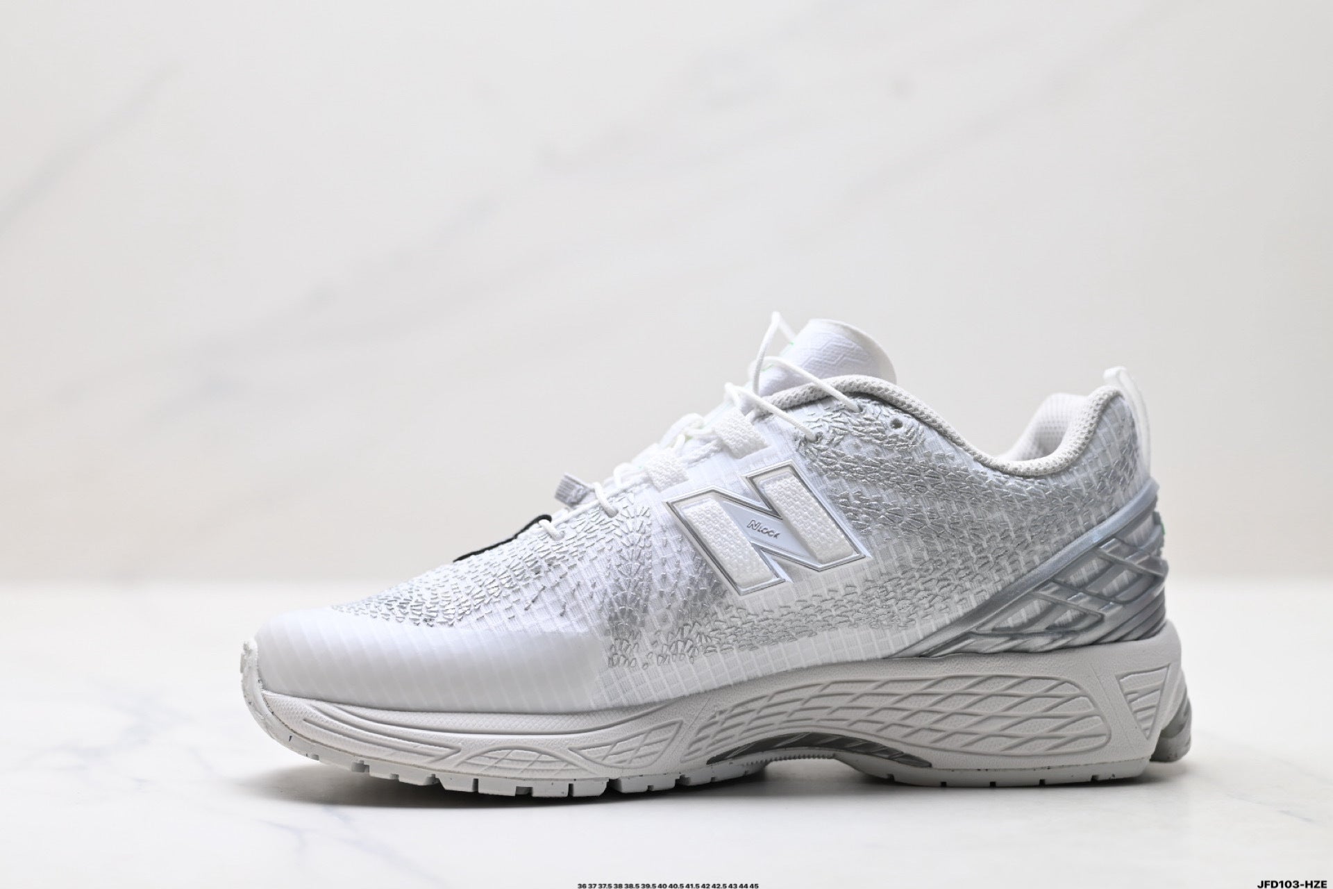 New Balance M1906 — Archive Retro Dad Sneaker U190611X