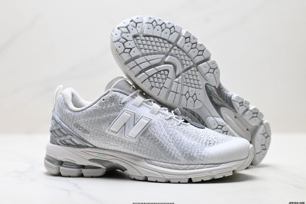 New Balance M1906 — Archive Retro Dad Sneaker U190611X
