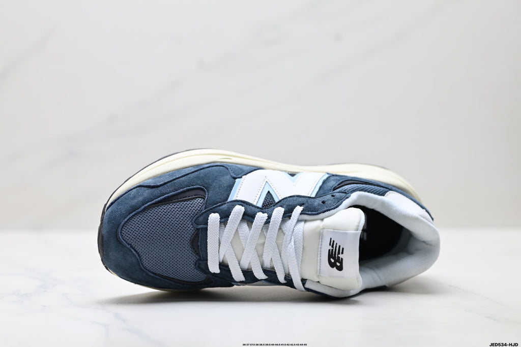 New Balance 5740 — Low-Top Cushioned Running Sneaker M5740VLB
