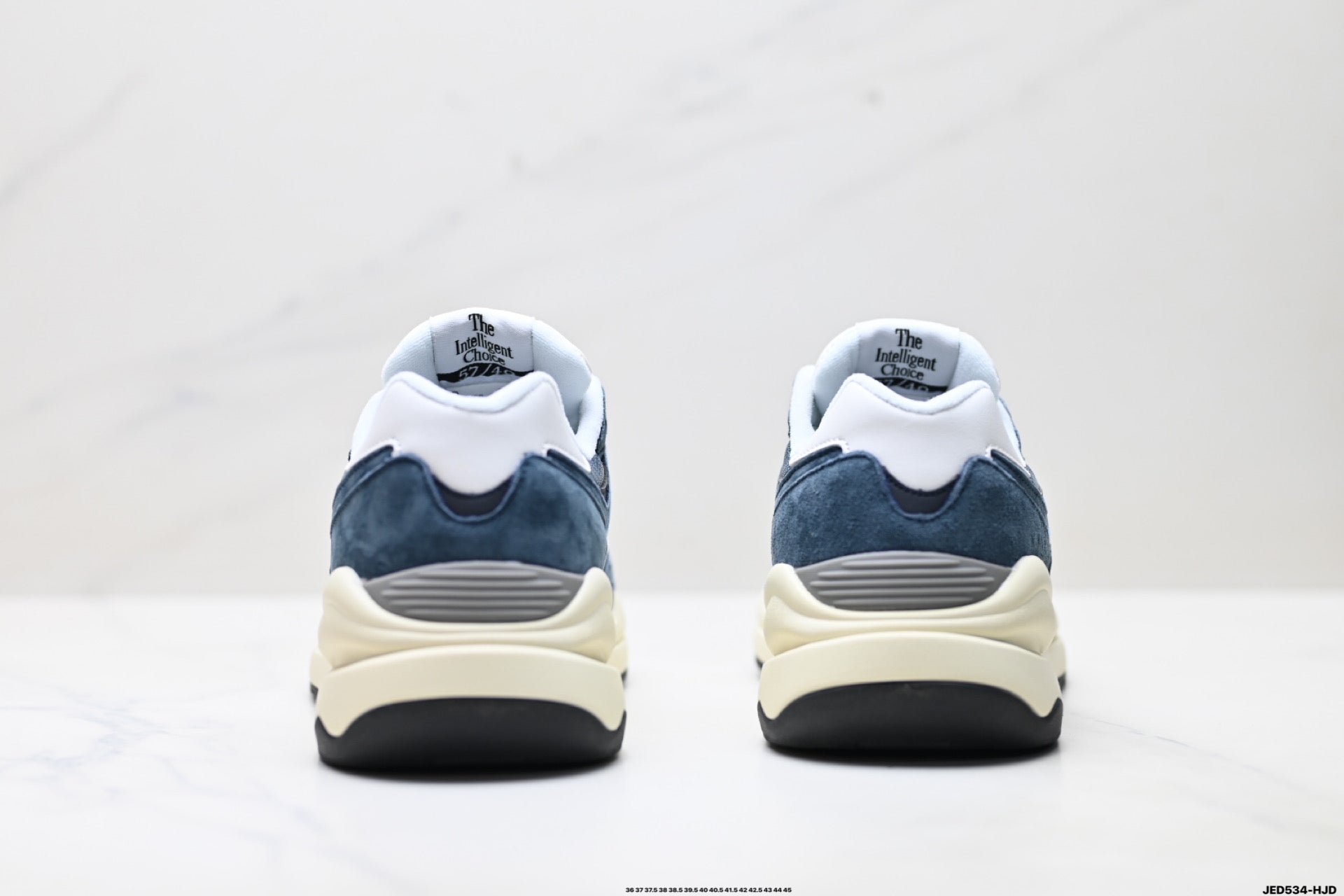New Balance 5740 — Low-Top Cushioned Running Sneaker M5740VLB