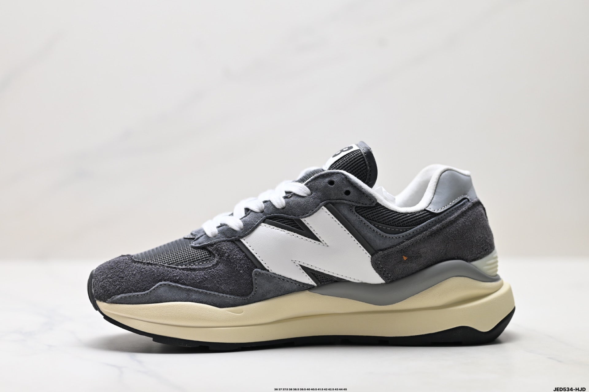 New Balance 5740 — Low-Top Cushioned Running Sneaker M5740VL1