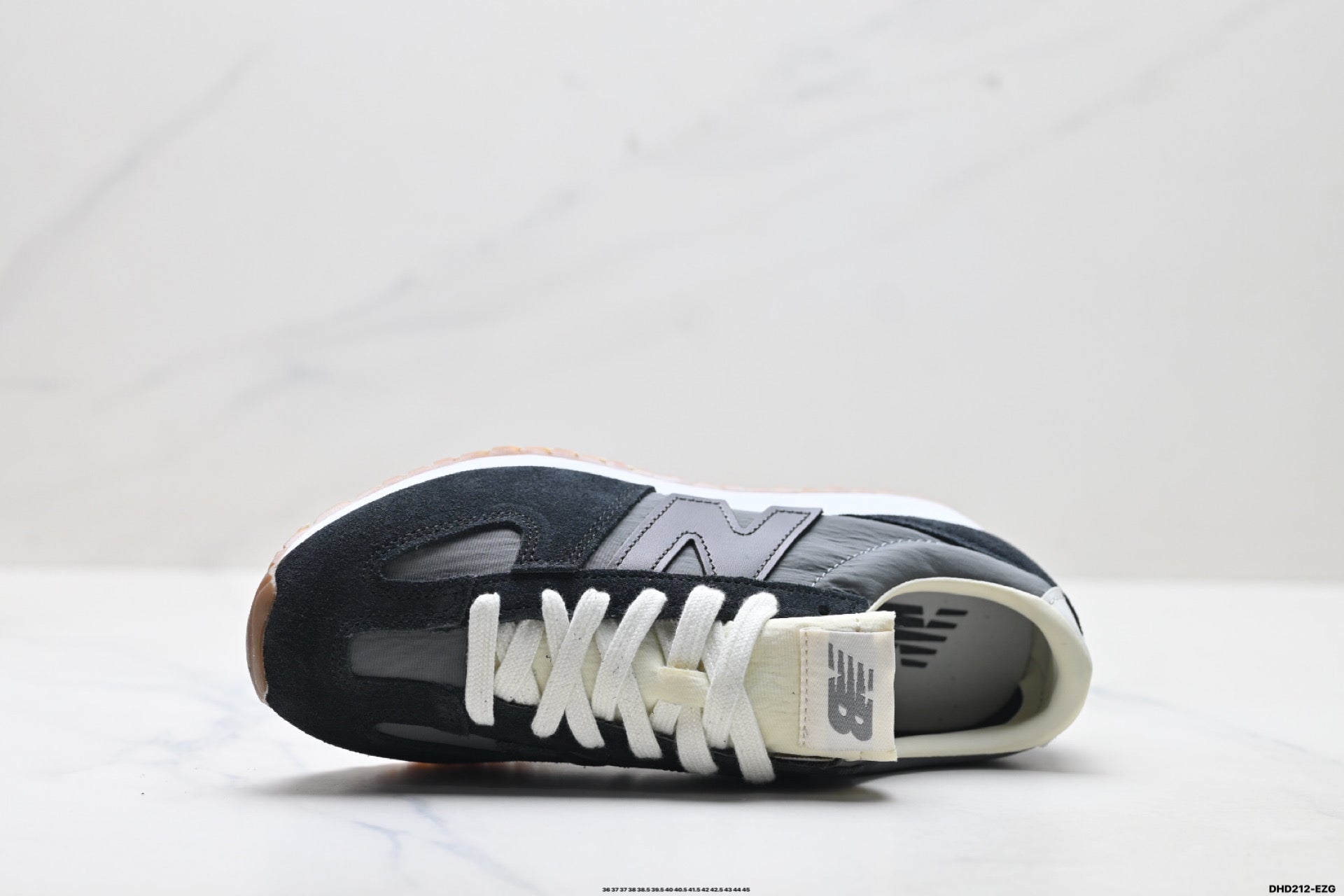 New Balance 471 — Low-Top Retro Lifestyle Sneaker U471AQ