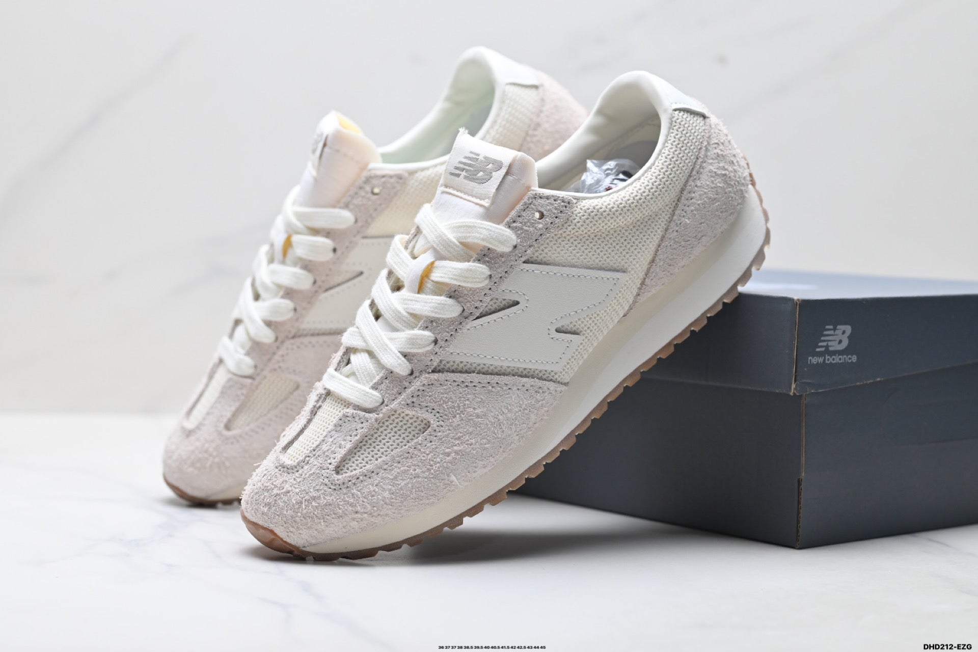 New Balance 471 — Low-Top Retro Lifestyle Sneaker U471KAB