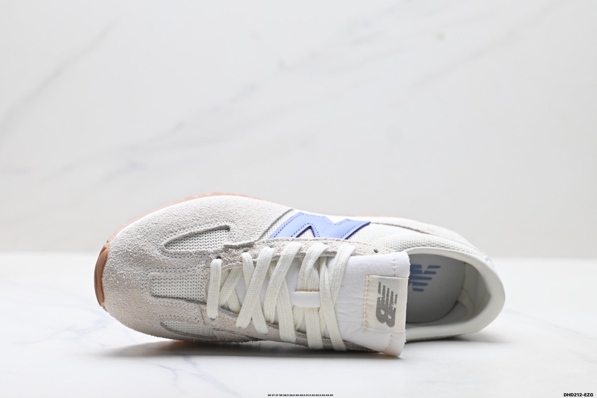 New Balance 471 — Low-Top Retro Lifestyle Sneaker U471KAA