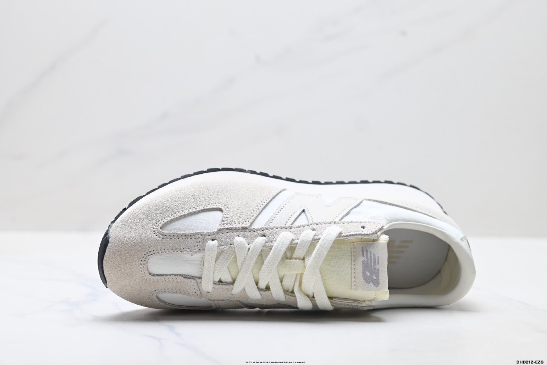 New Balance 471 — Low-Top Retro Lifestyle Sneaker U471JA