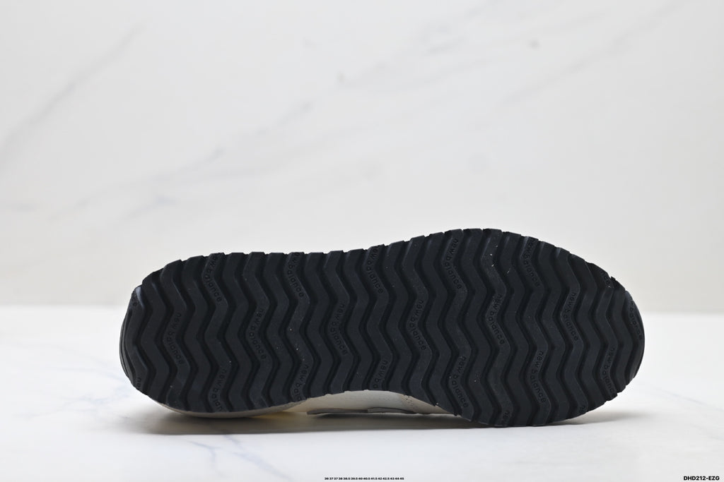 New Balance 471 — Low-Top Retro Lifestyle Sneaker U471JA