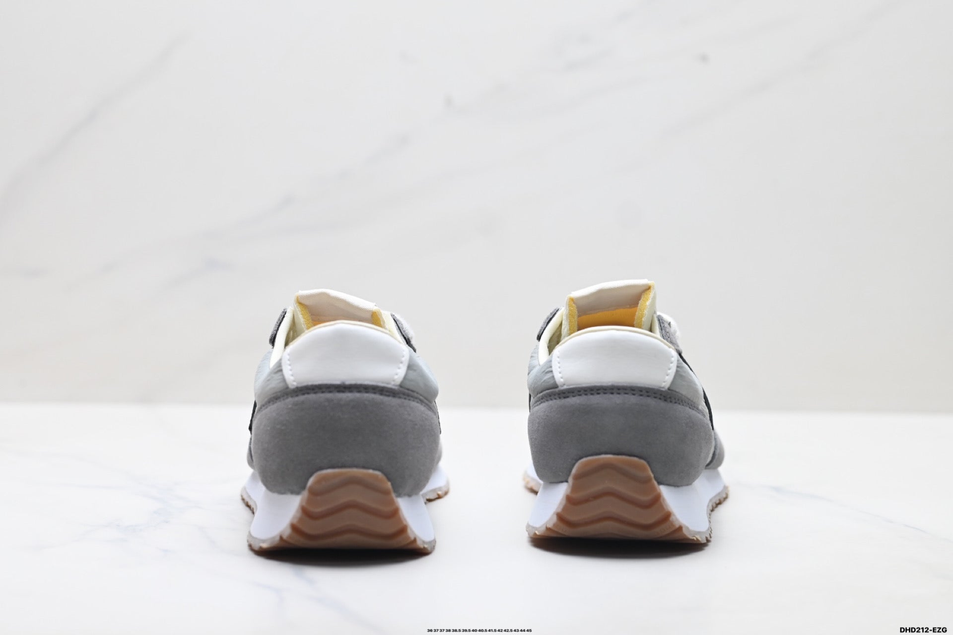New Balance 471 — Low-Top Retro Lifestyle Sneaker U471AH