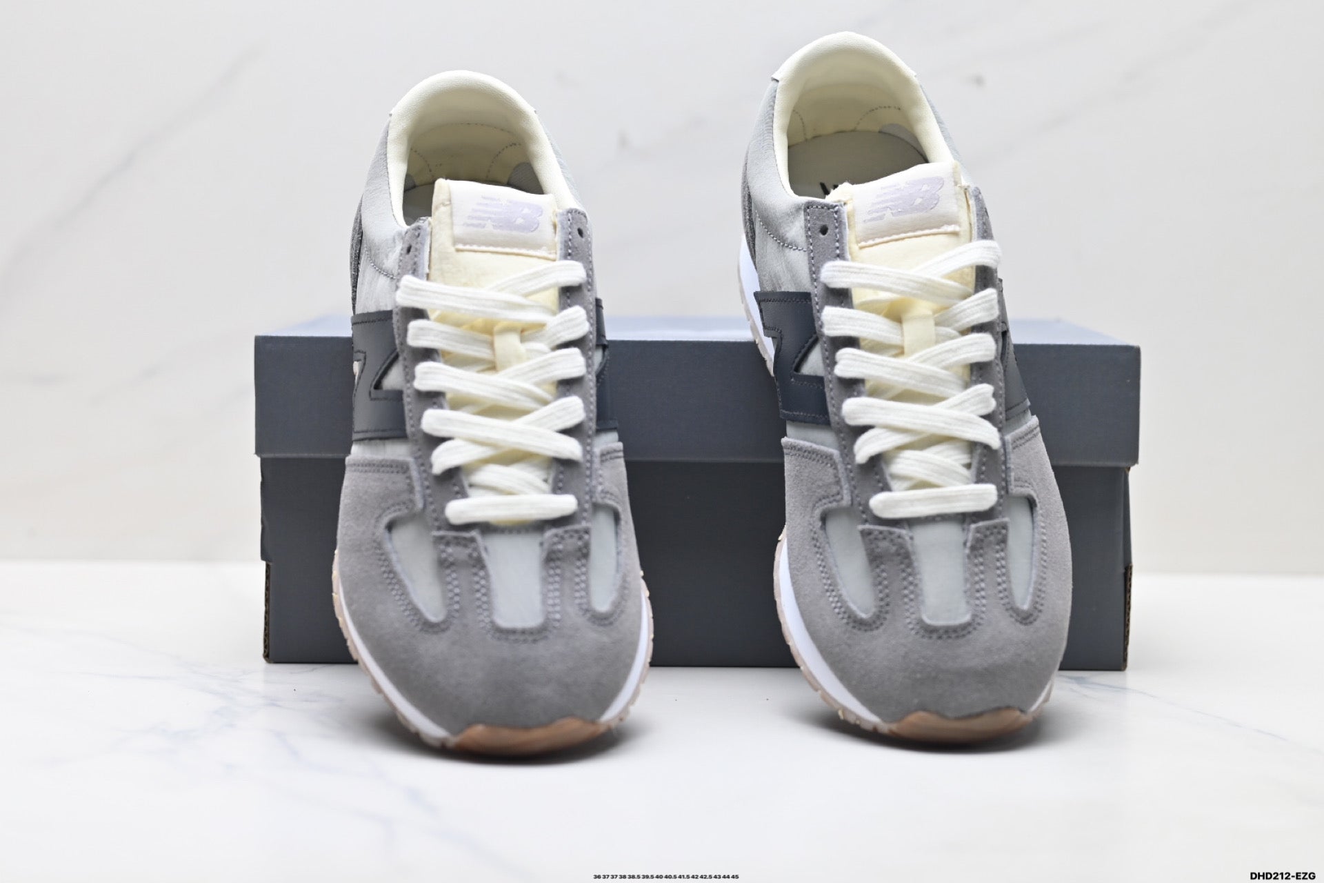 New Balance 471 — Low-Top Retro Lifestyle Sneaker U471AH