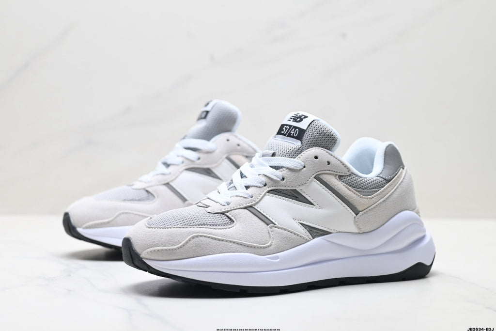 New Balance 5740 — Low-Top Cushioned Running Sneaker M5740CA
