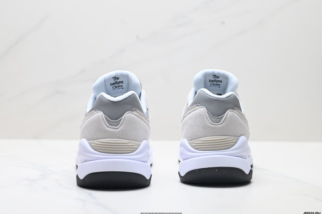 New Balance 5740 — Low-Top Cushioned Running Sneaker M5740CA
