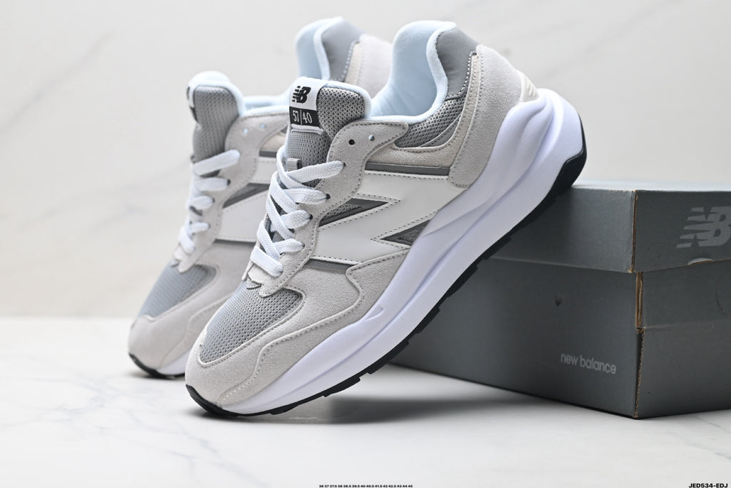 New Balance 5740 — Low-Top Cushioned Running Sneaker M5740CA
