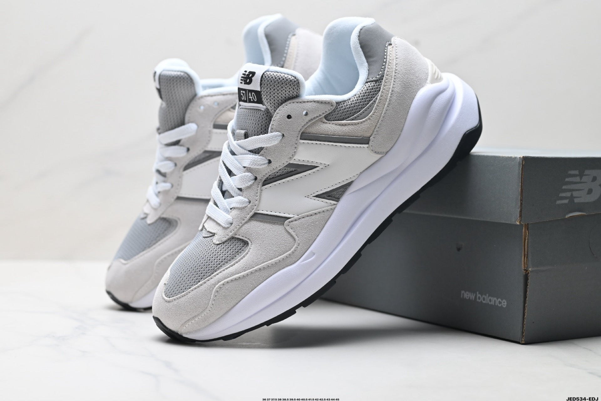 New Balance 5740 — Low-Top Cushioned Running Sneaker M5740CA