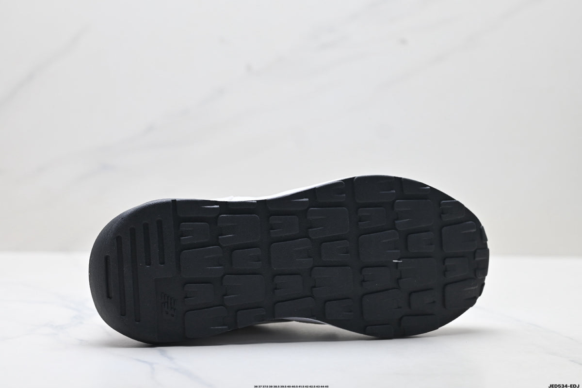 New Balance 5740 — Low-Top Cushioned Running Sneaker M5740CA