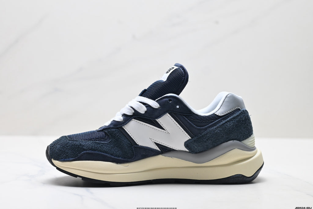 New Balance 5740 — Low-Top Cushioned Running Sneaker M5740VPA