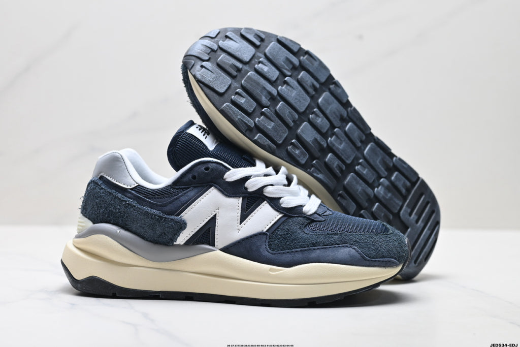 New Balance 5740 — Low-Top Cushioned Running Sneaker M5740VPA