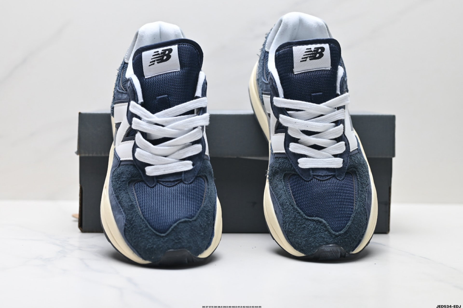 New Balance 5740 — Low-Top Cushioned Running Sneaker M5740VPA