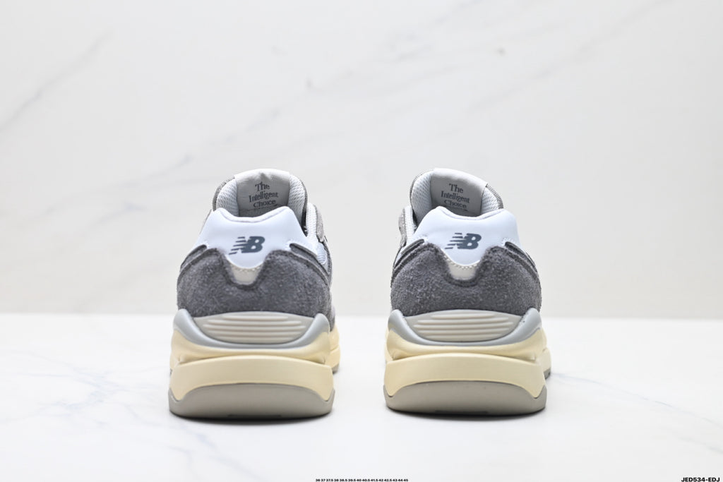 New Balance 5740 — Low-Top Cushioned Running Sneaker M5740PSG