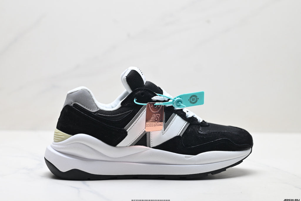 New Balance 5740 — Low-Top Cushioned Running Sneaker M5740CB