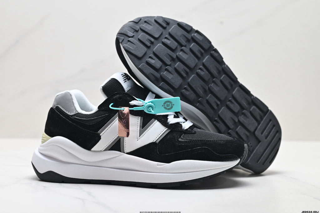 New Balance 5740 — Low-Top Cushioned Running Sneaker M5740CB