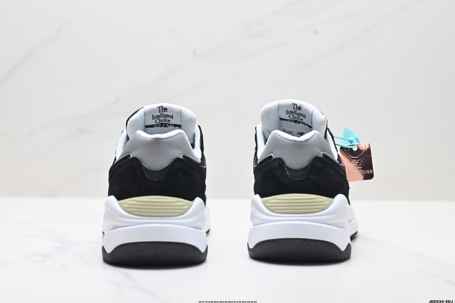 New Balance 5740 — Low-Top Cushioned Running Sneaker M5740CB