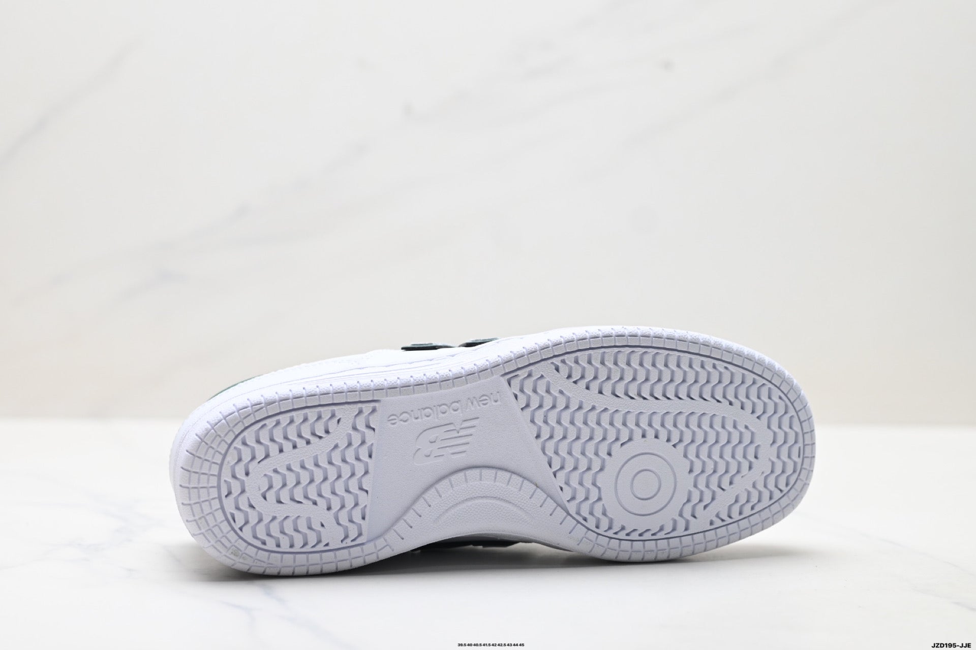 New Balance 480 — Low-Top Lace-Up Lifestyle Sneaker BB480LGT