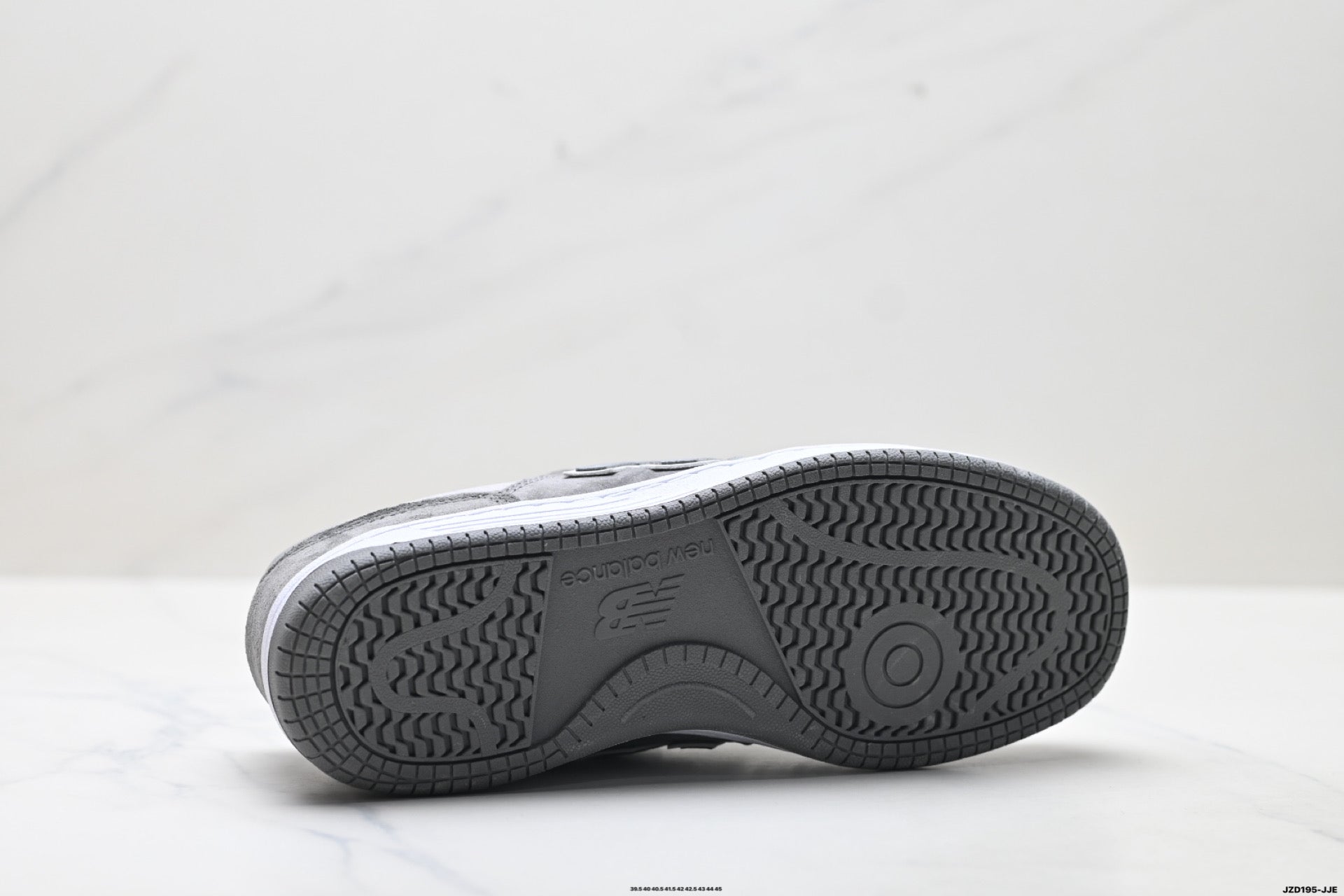 New Balance 480 — Low-Top Lace-Up Lifestyle Sneaker NBW480LC