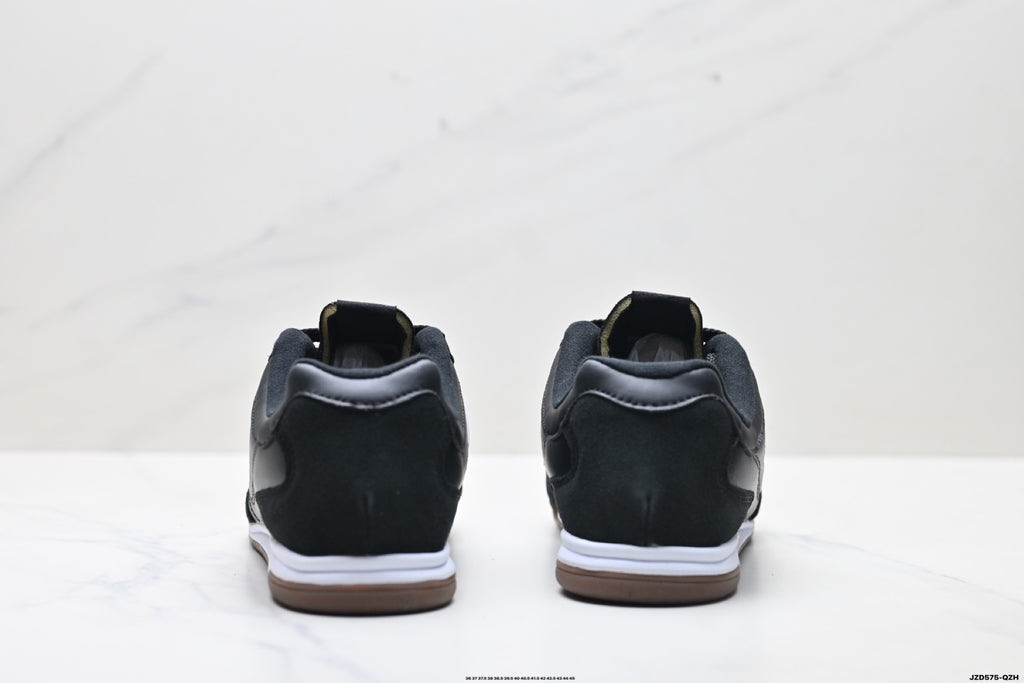 New Balance RC42 — Low-Top Unisex Lifestyle Sneaker URC42LB