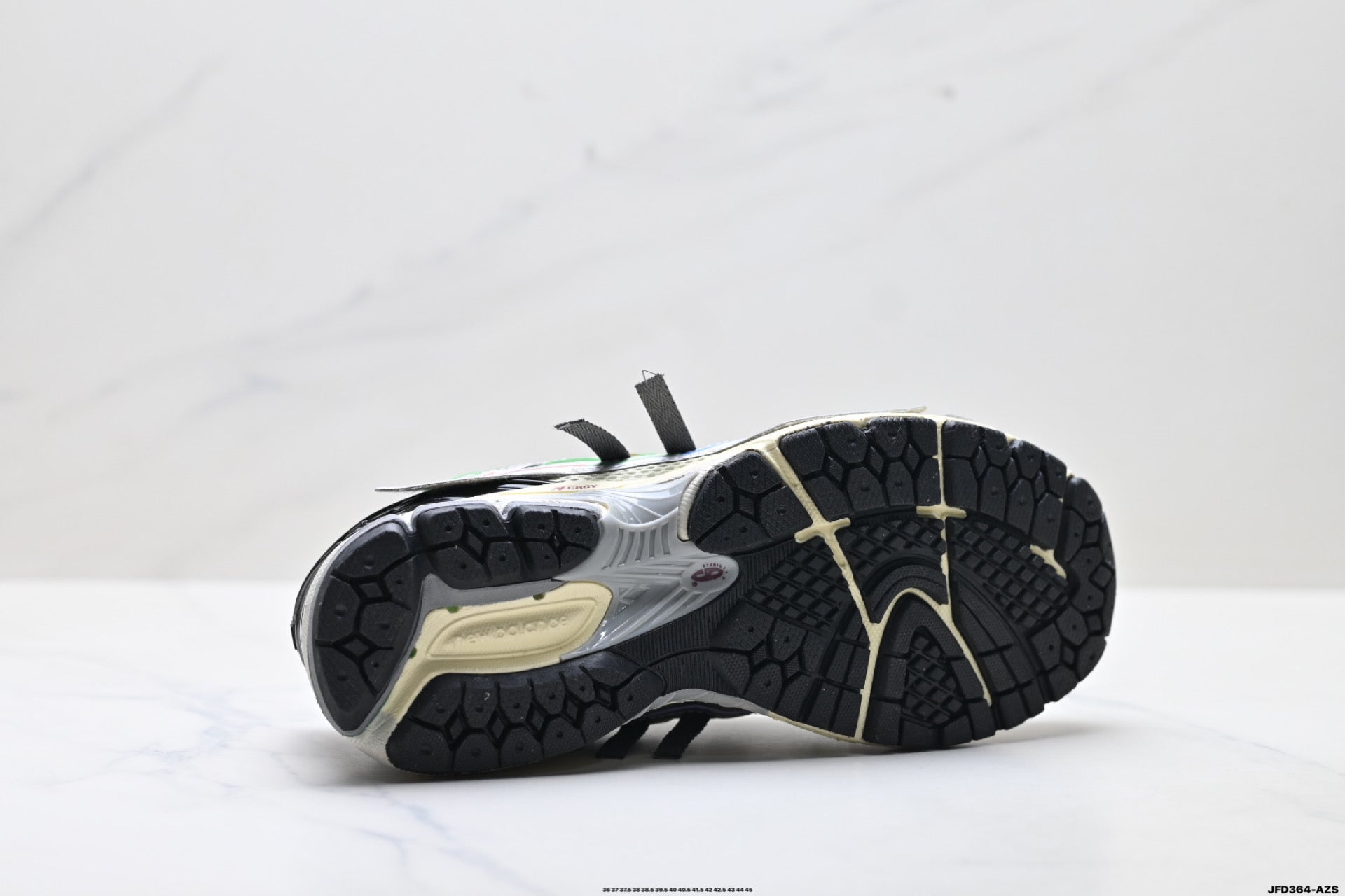 New Balance M1906 — Archive Retro Dad Sneaker U1906ADC