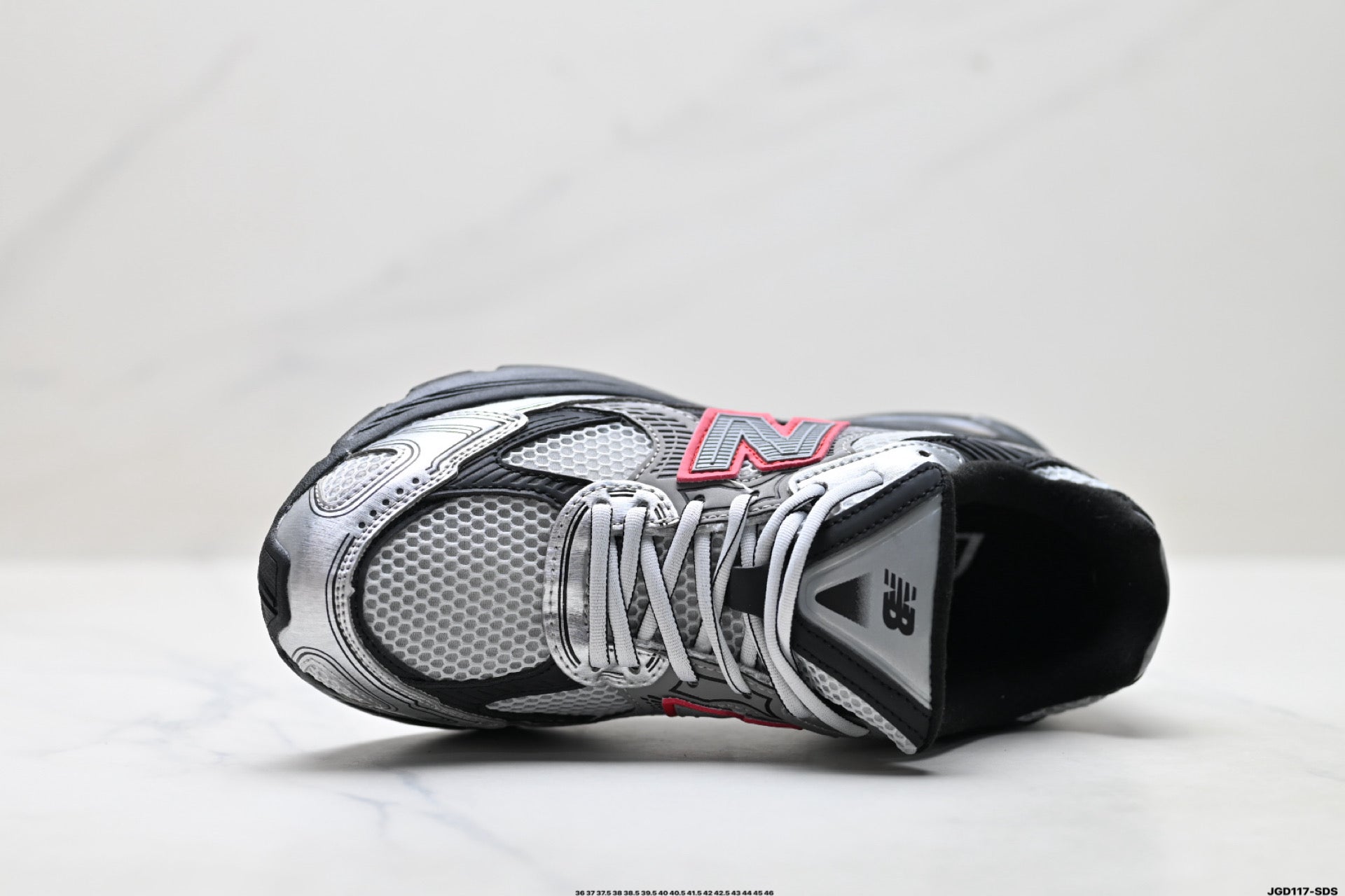 New Balance 2010 | Black & Silver Retro Dad Running Sneaker — U2010203