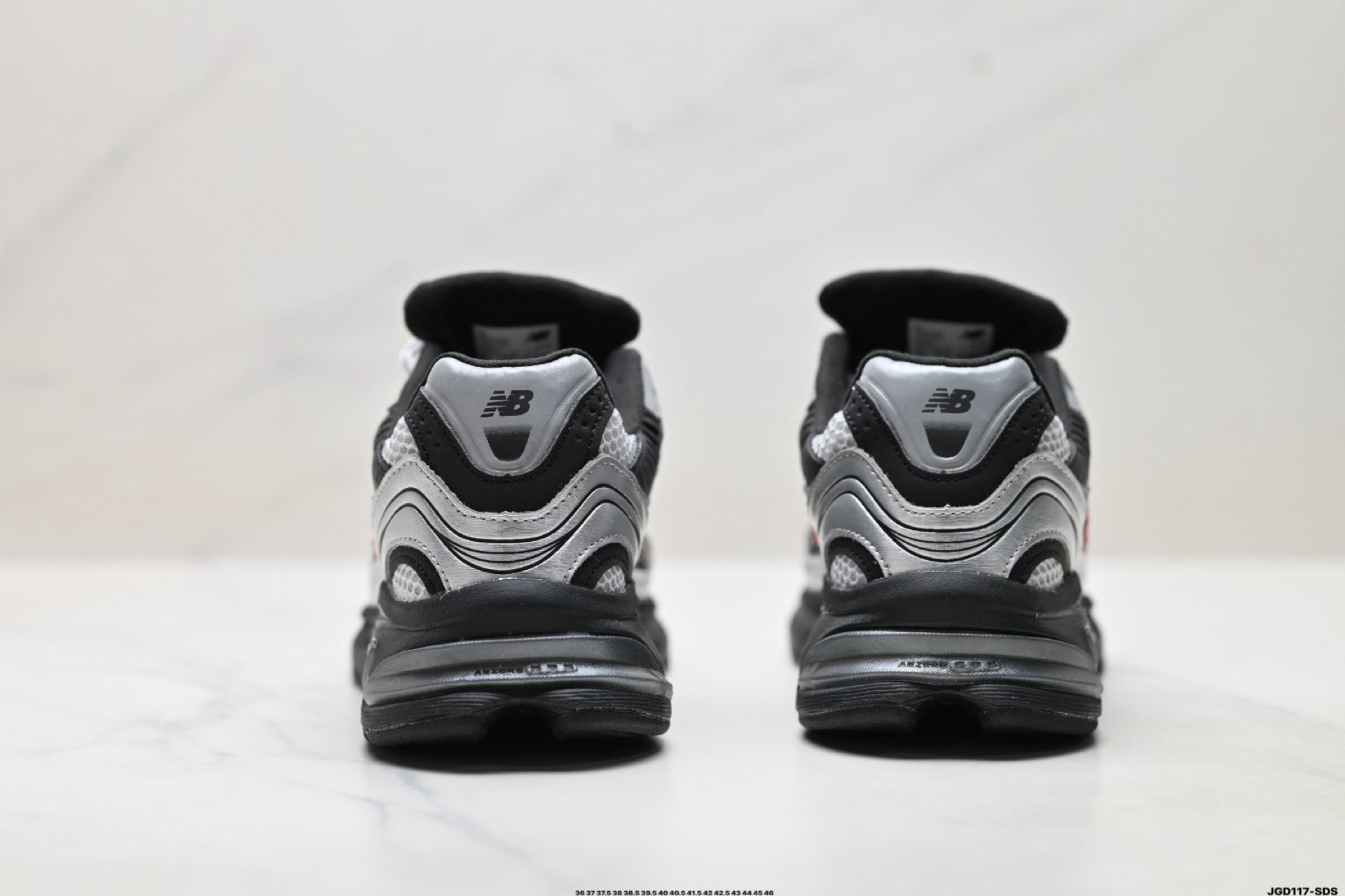 New Balance 2010 | Black & Silver Retro Dad Running Sneaker — U2010203